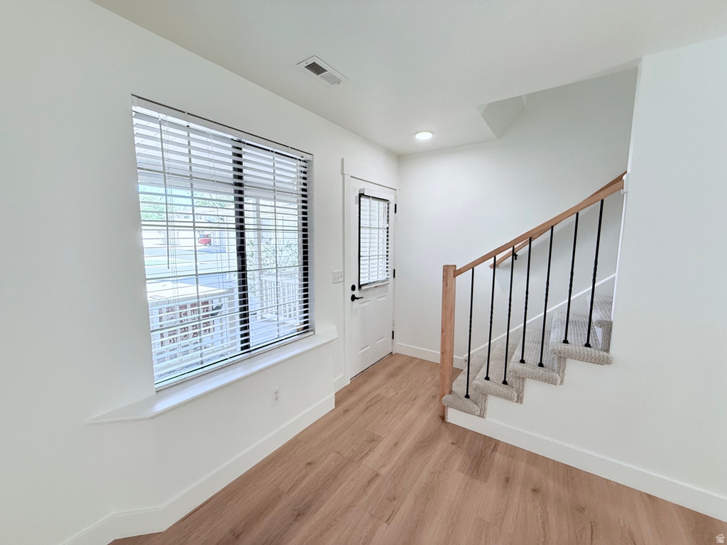 438 ROSEWOOD LN photo 4