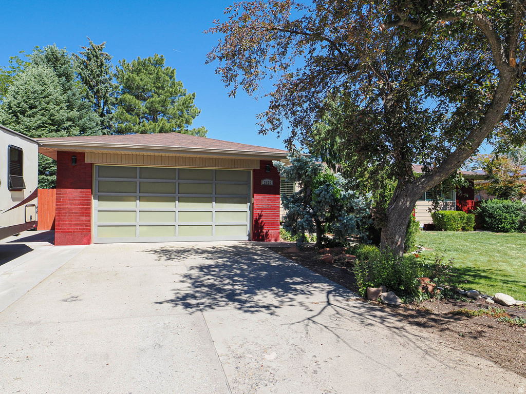 2425 E CINNABAR LN photo 4