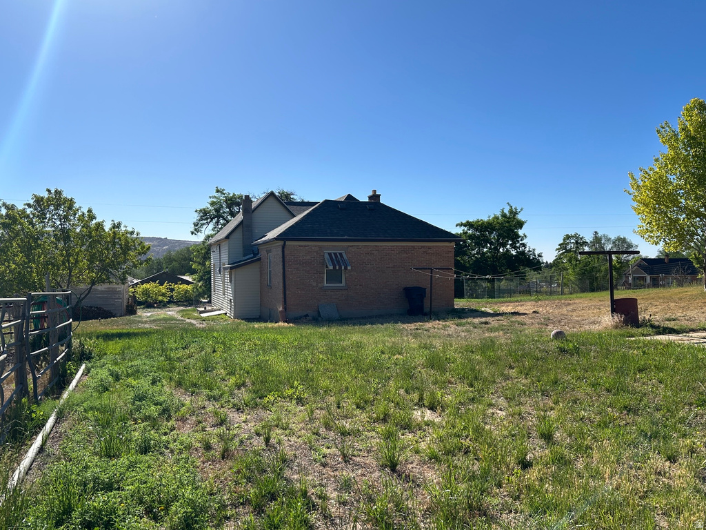 135 N 300 W photo 3