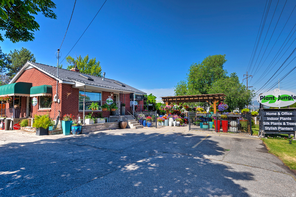 2194 E Fort Union Blvd, Cottonwood Heights, UT 84121