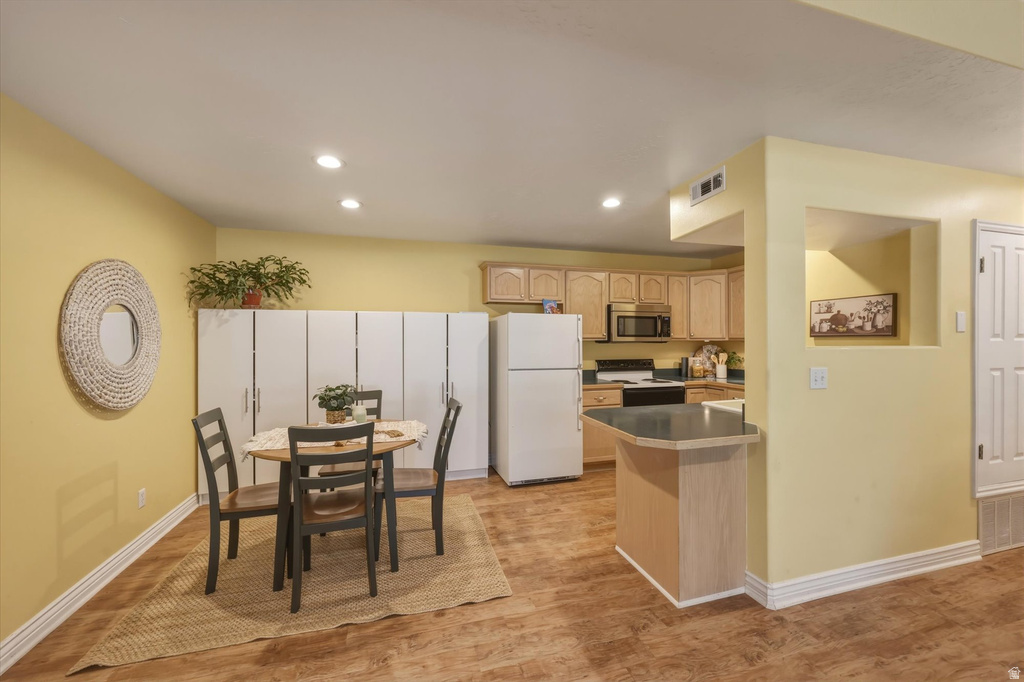 215 S 1050 W photo 3