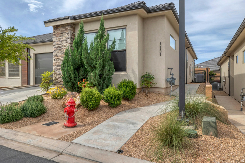 1151 W GRAHAM DR photo 3