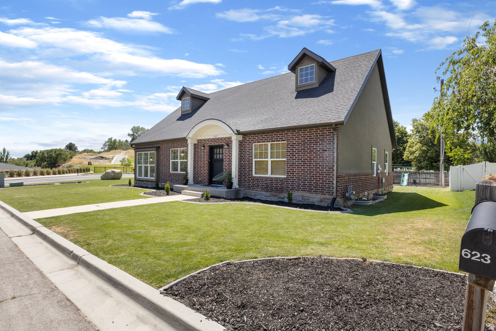 623 N PATTERSON LN photo 4