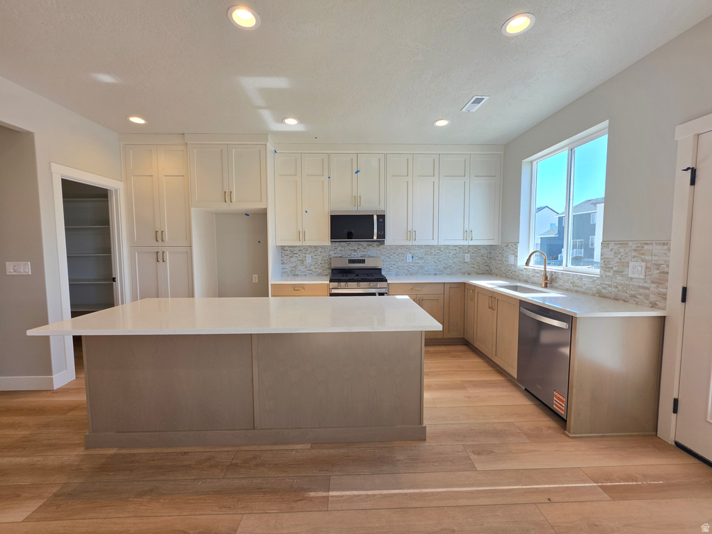2951 N DEVON DR photo 3