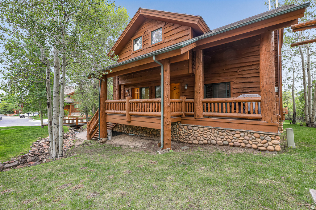 3933 N TIMBERWOLF LN photo 2
