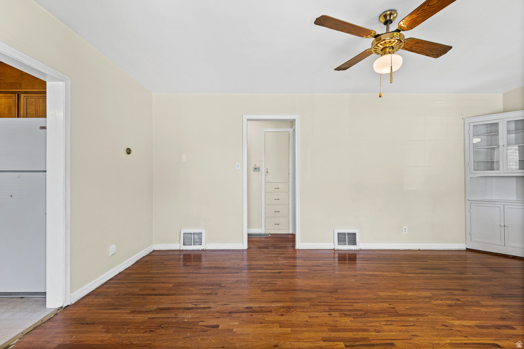 843 W MONTAGUE AVE photo 2