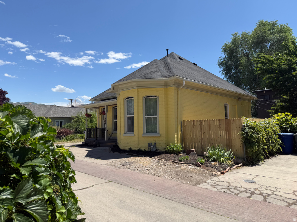 450 E SEGO AVE photo 3