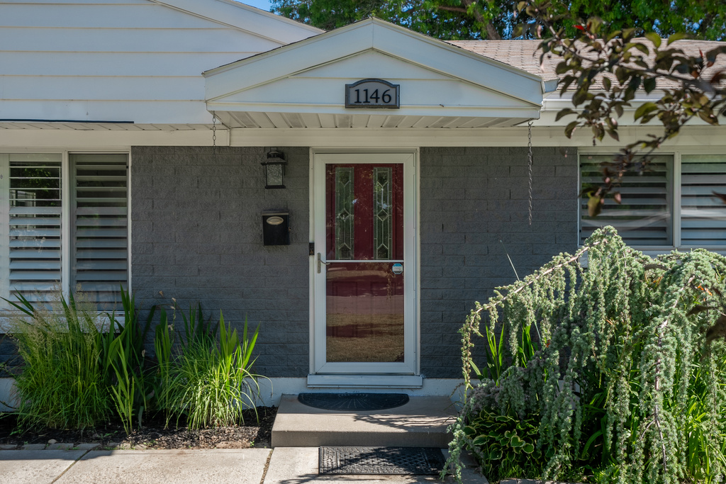 1146 E 5645 S photo 3