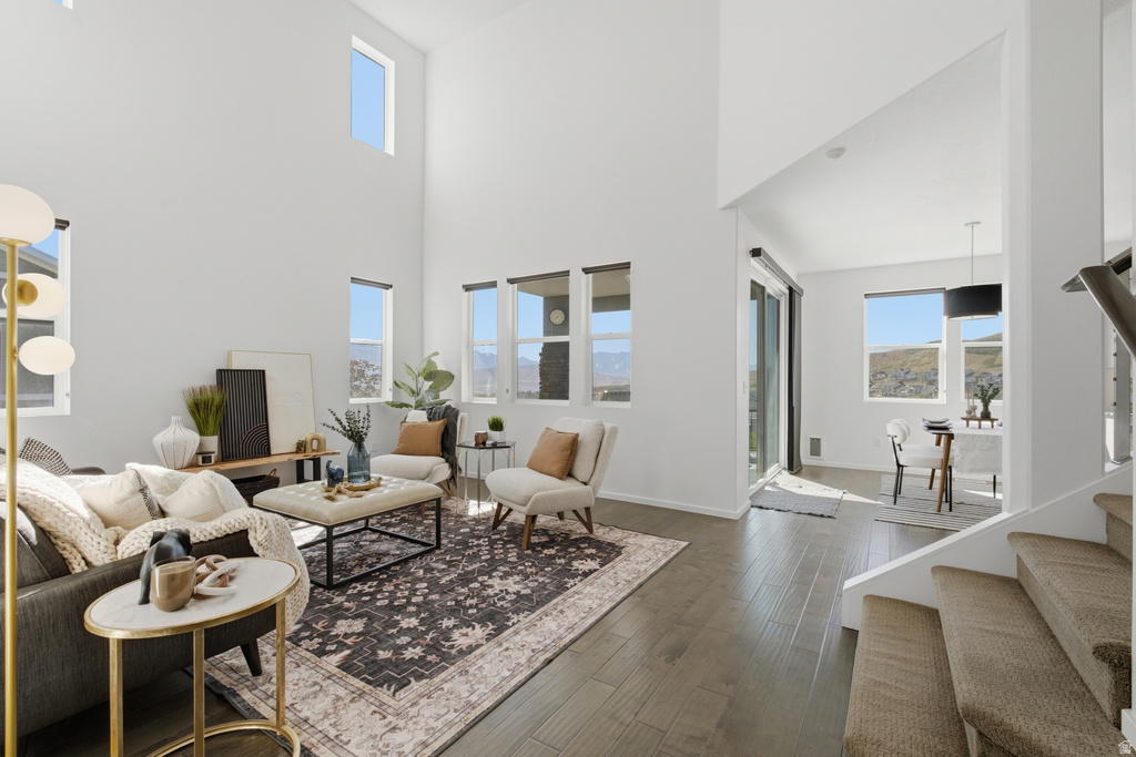 5039 AMBERMONT W DR photo 2