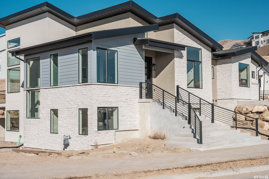 68 N LIONS HEAD DR photo 3