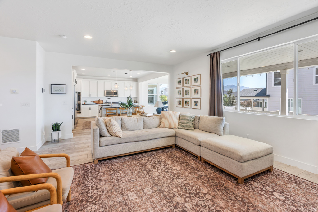 2022 N WILD HYACINTH DR photo 3