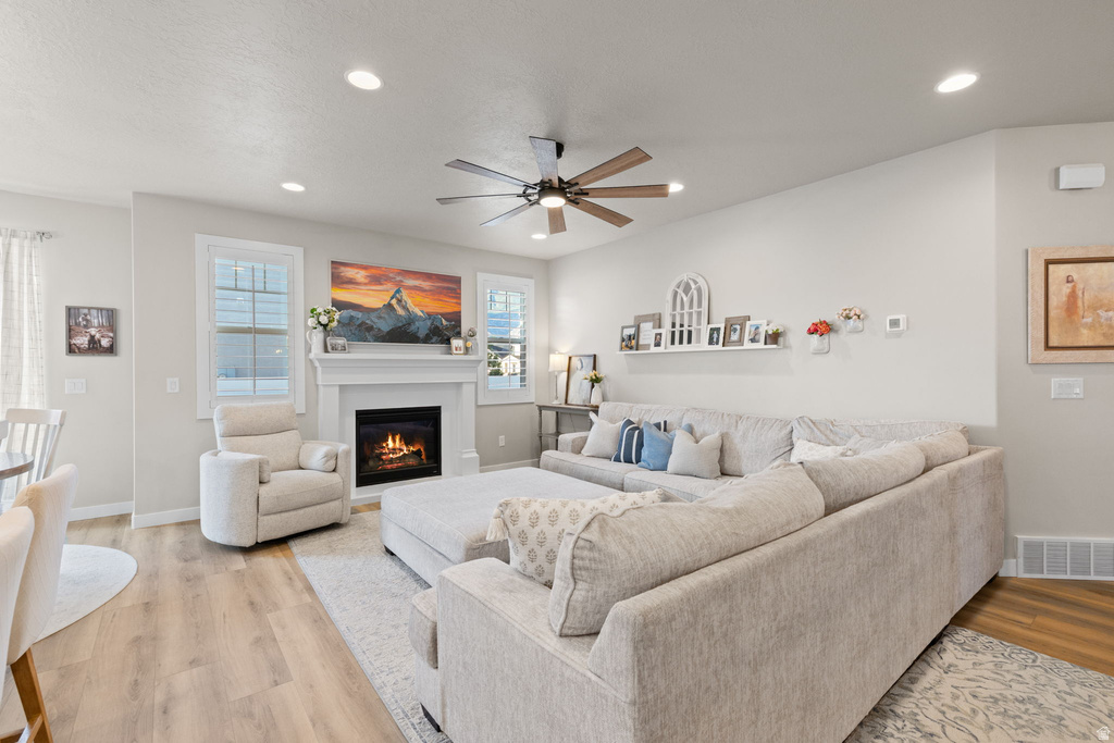 1424 W FOXTAIL WAY photo 4