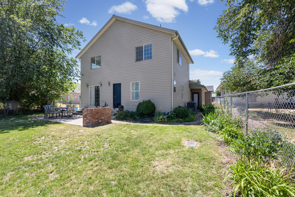756 W 300 S photo 5