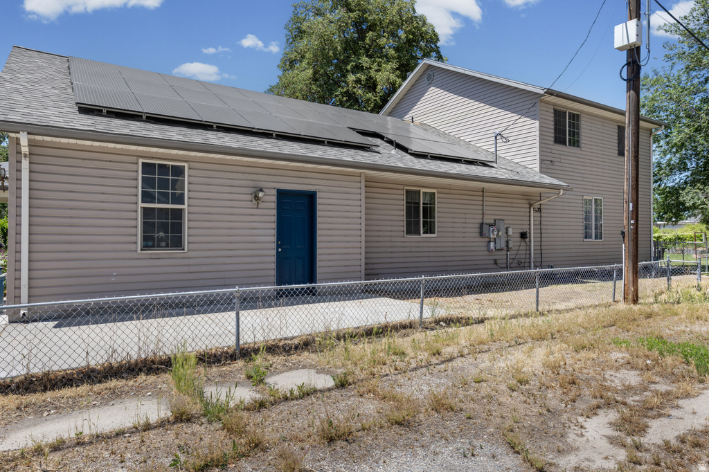 756 W 300 S photo 3