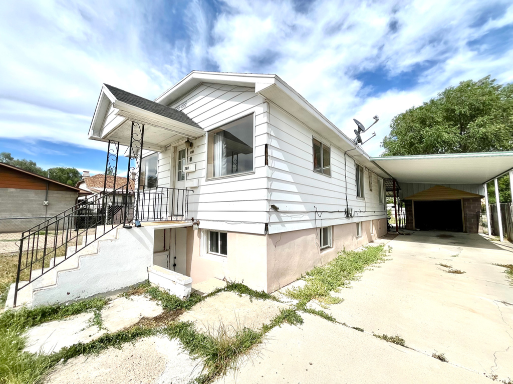 280 N 5TH AVE photo 2