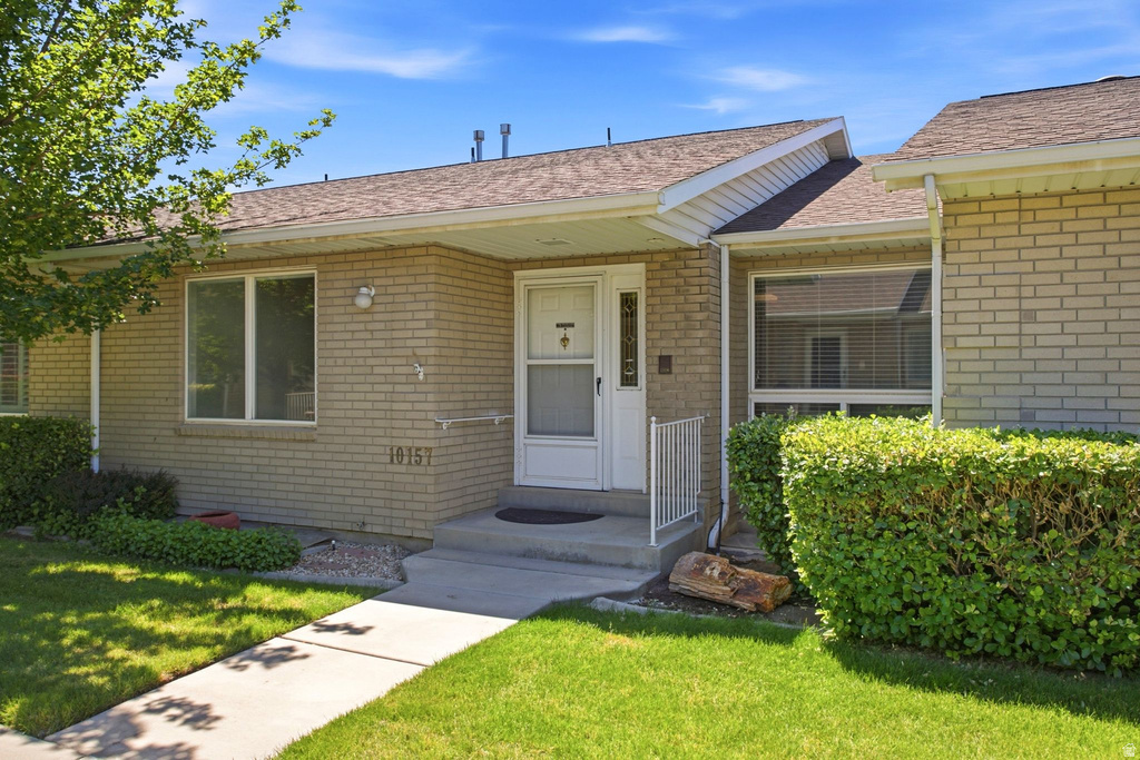 10157 CORNERSTONE DR photo 4