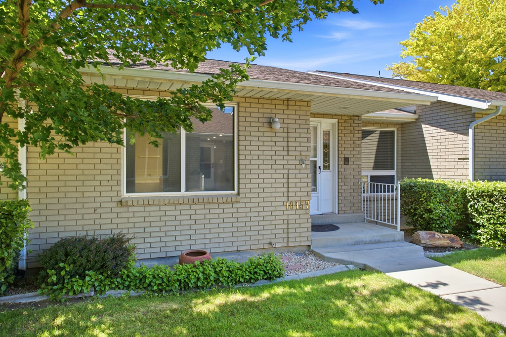 10157 CORNERSTONE DR photo 3