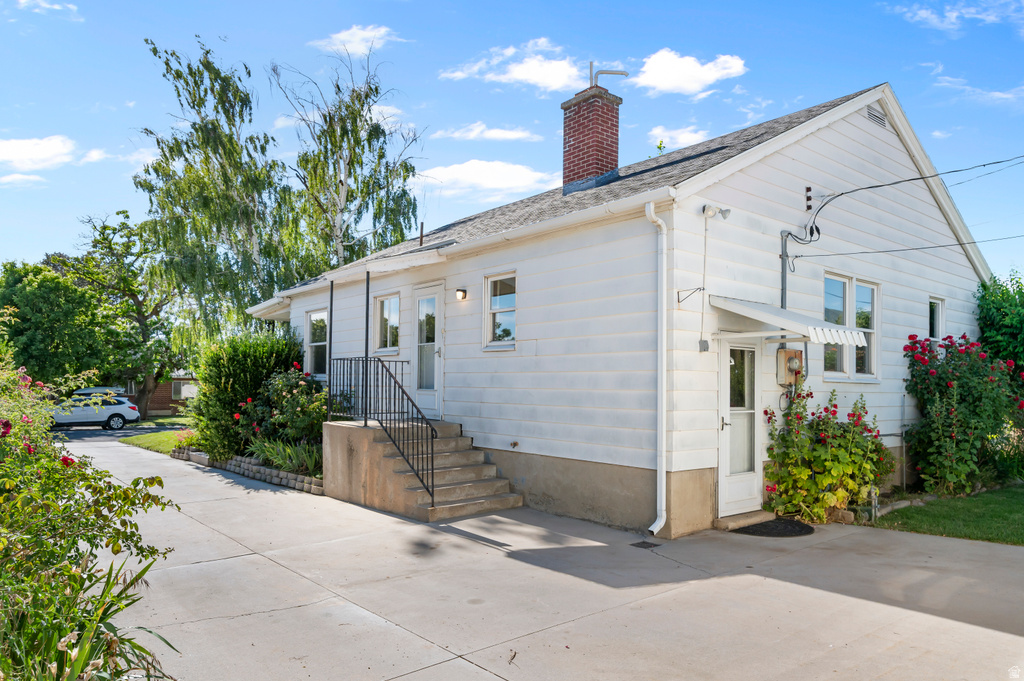 397 S 425 W photo 2