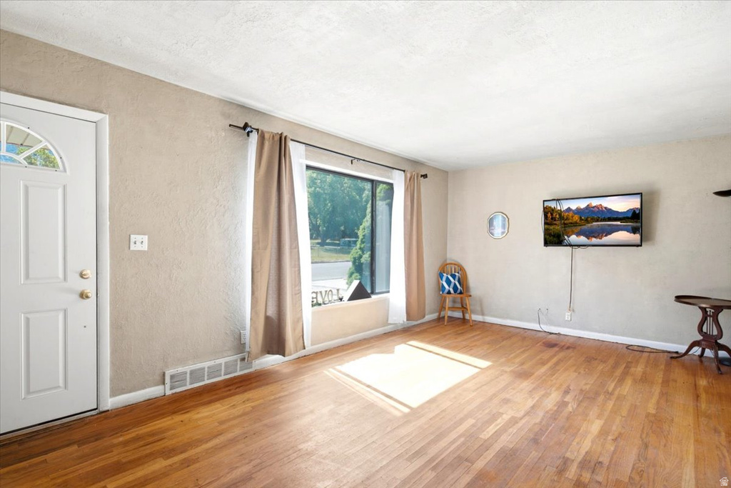 251 JACKSON AVE photo 5