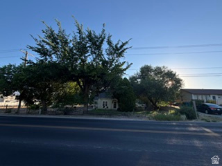 915 N 500 W photo 2