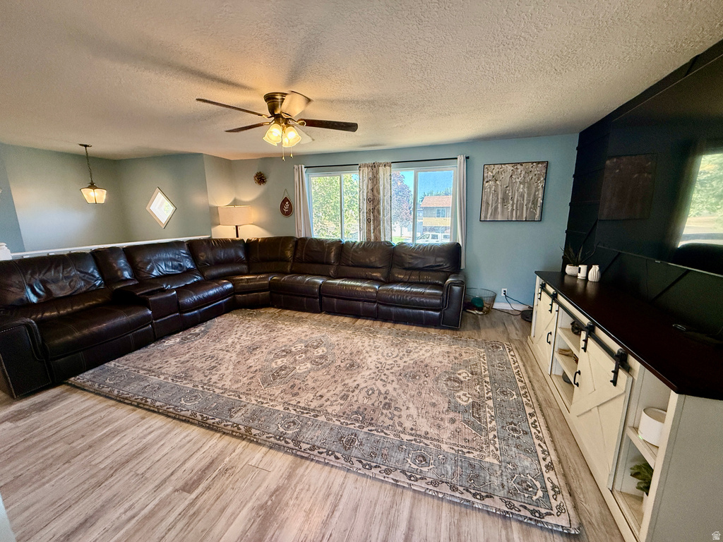669 W 725 N RES photo 5