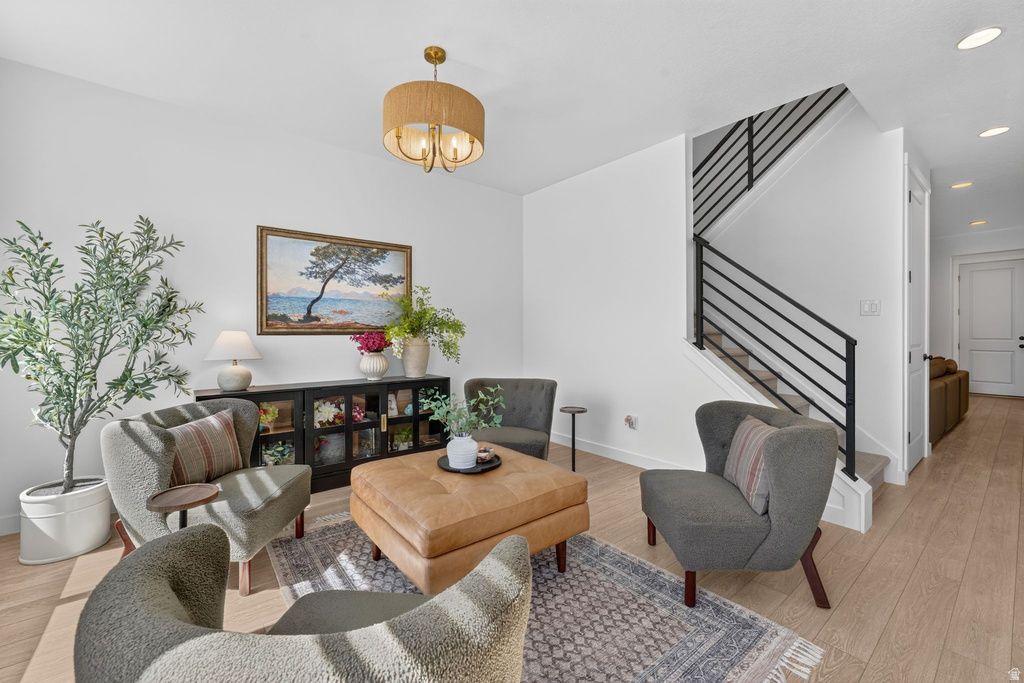 2402 N SUNMORE WAY photo 5