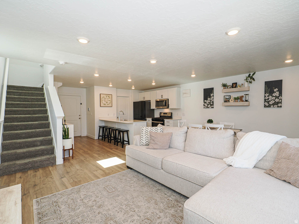 983 E JACK DR photo 4