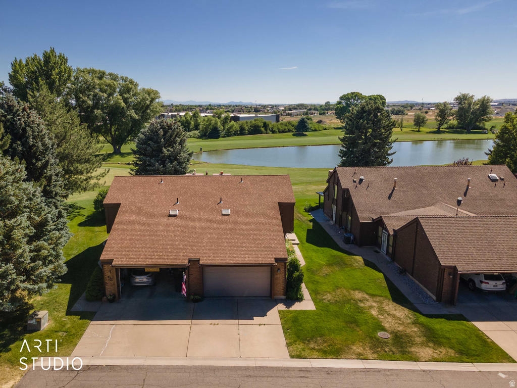303 WILLOW WAY photo 2