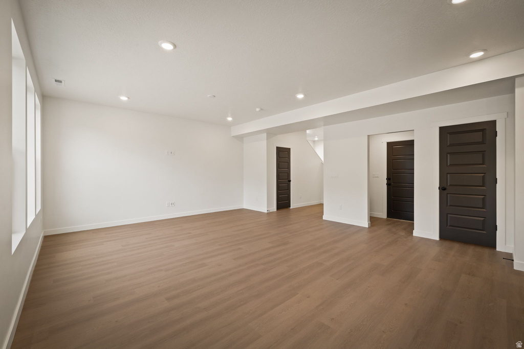 1062 W LINDEN LN photo 4