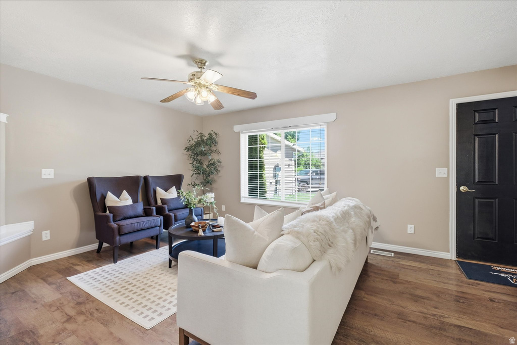 239 N 300 W photo 3