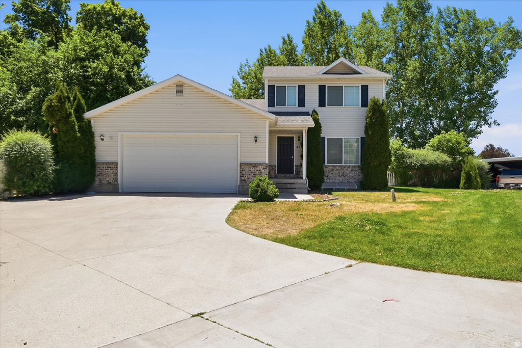 239 N 300 W photo 2