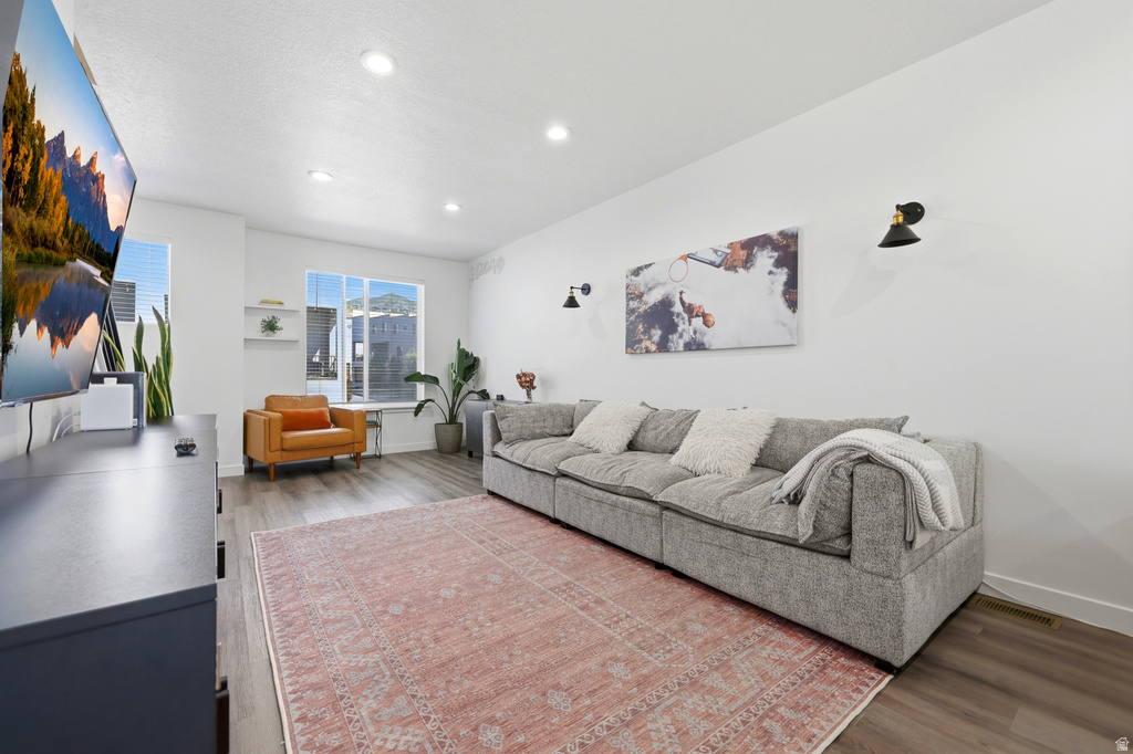 25 E CENTER ST photo 3