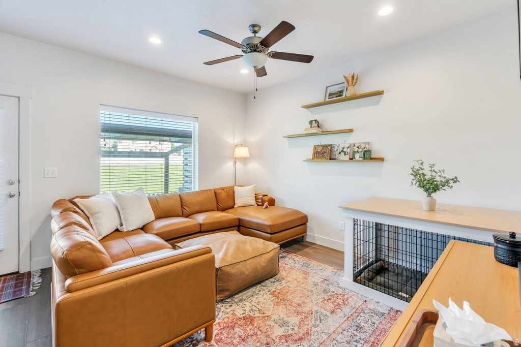 7407 N COTTAGE LN photo 3