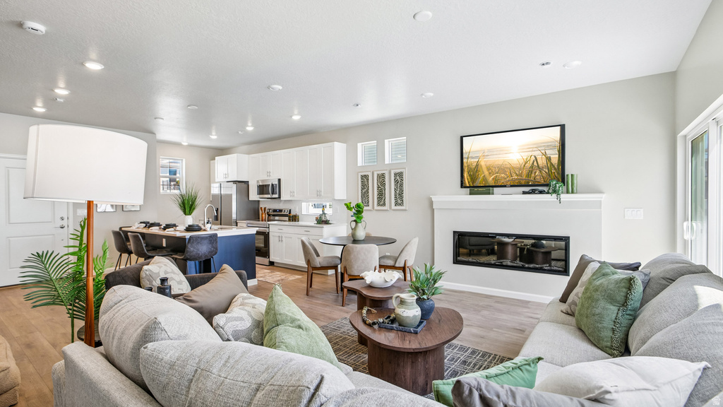275 E KANAB CREEK DR photo 3