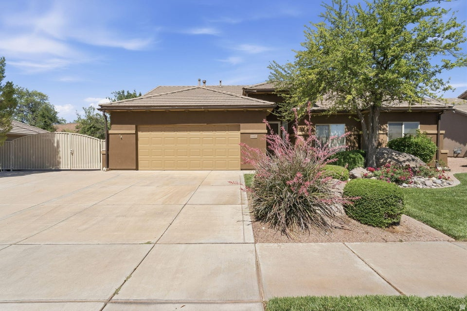 1083 N 2190 W photo 4
