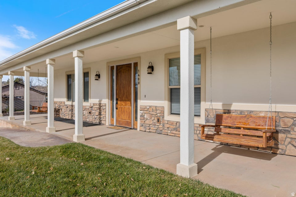1488 W DIAMOND DR photo 3