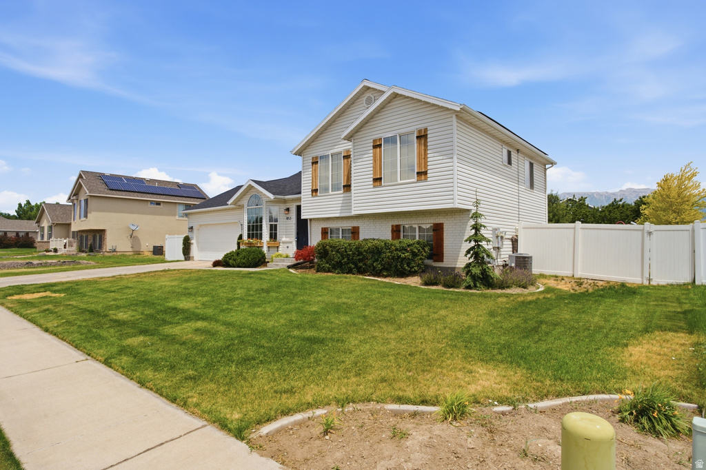 853 S 740 W photo 3