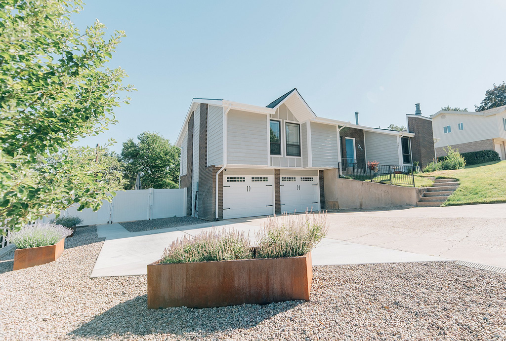 441 E CHELSEA S DR photo 2