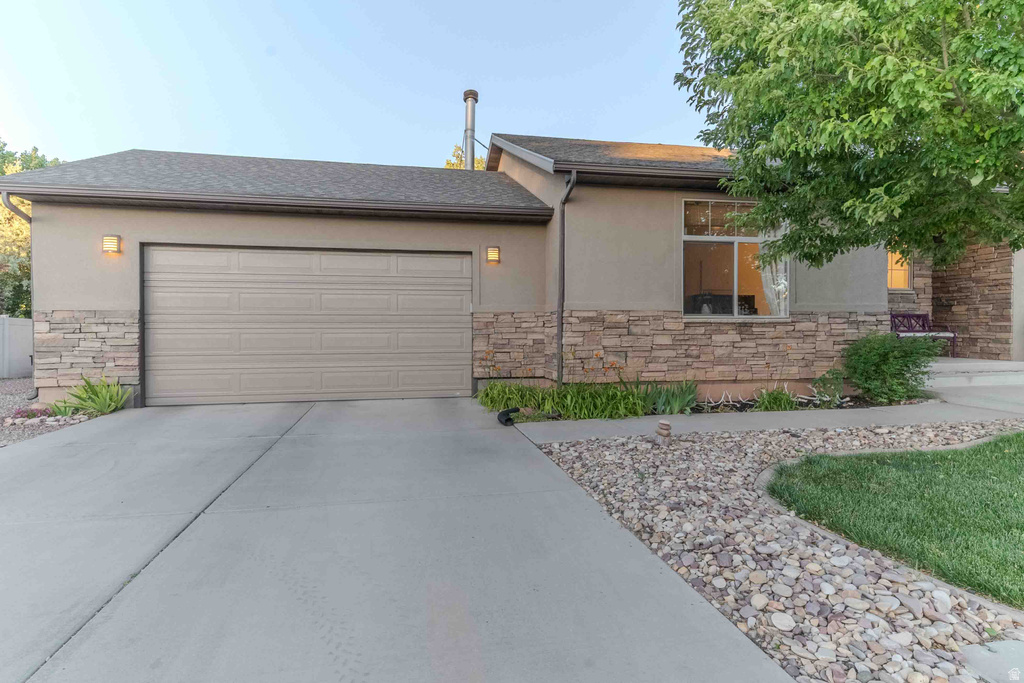 135 CONSTITUTION DR photo 3