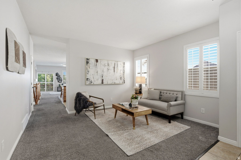 4042 W SCARSBOROUGH LN photo 3