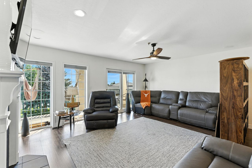 1057 OBERLAND DR photo 5