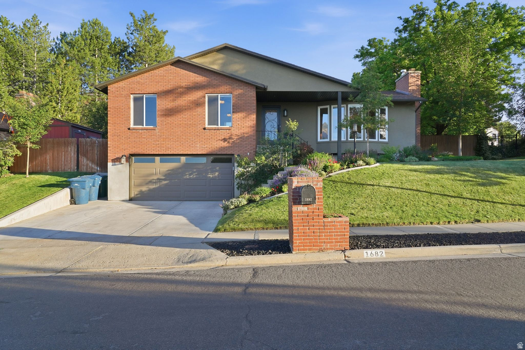 1682 E JULHO ST photo 2