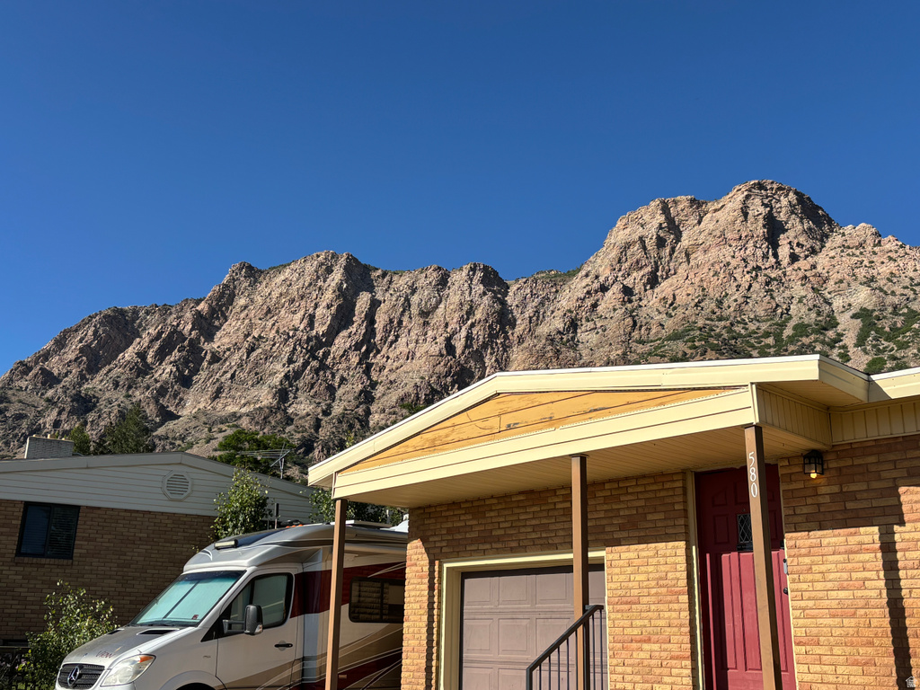 580 SIMORON DR photo 2
