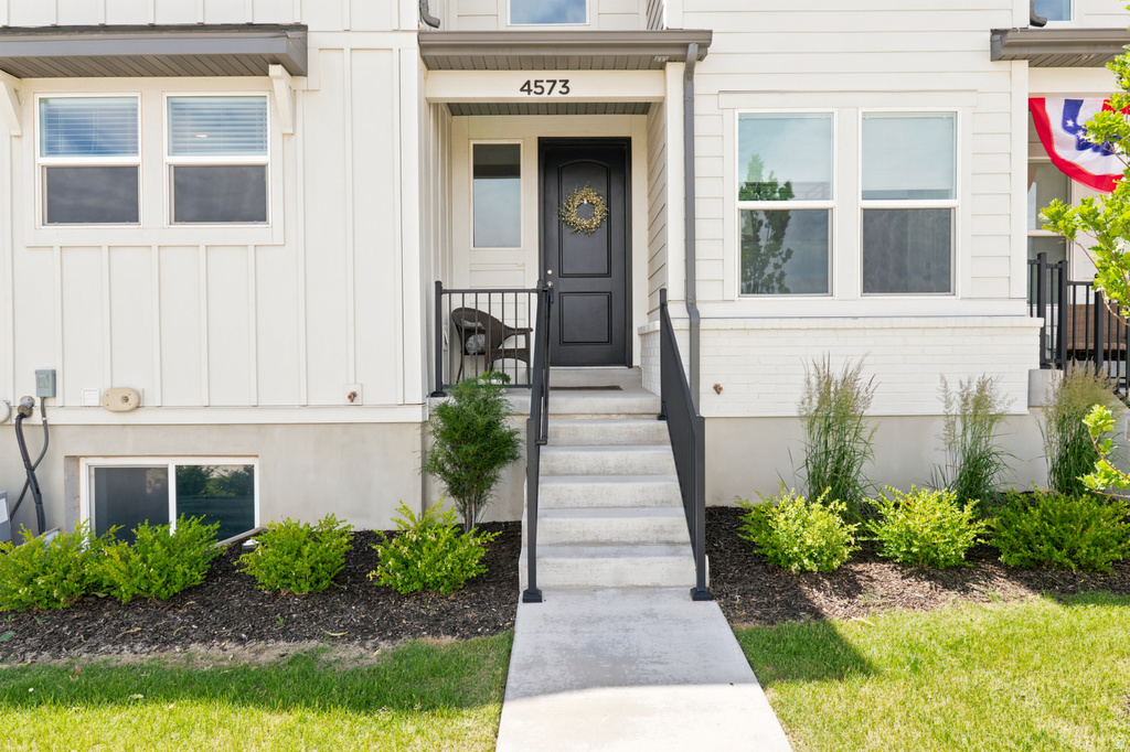 4573 W MONUMENT PEAK S DR photo 2