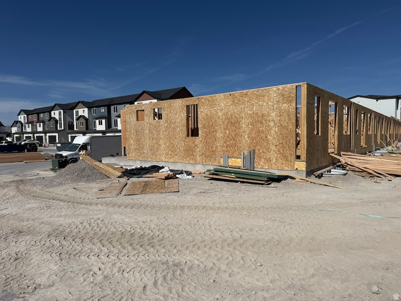 628 E GARDEN GROVE WAY photo 5