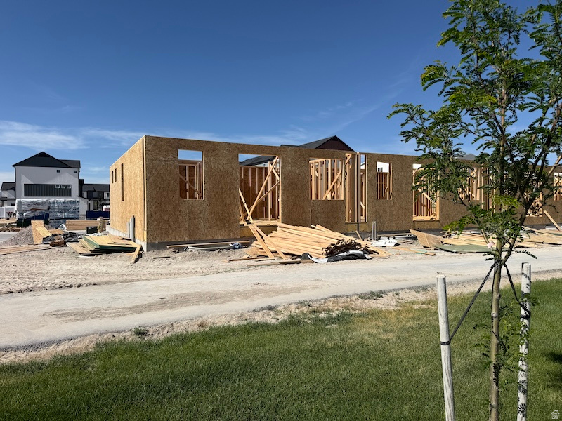 628 E GARDEN GROVE WAY photo 4