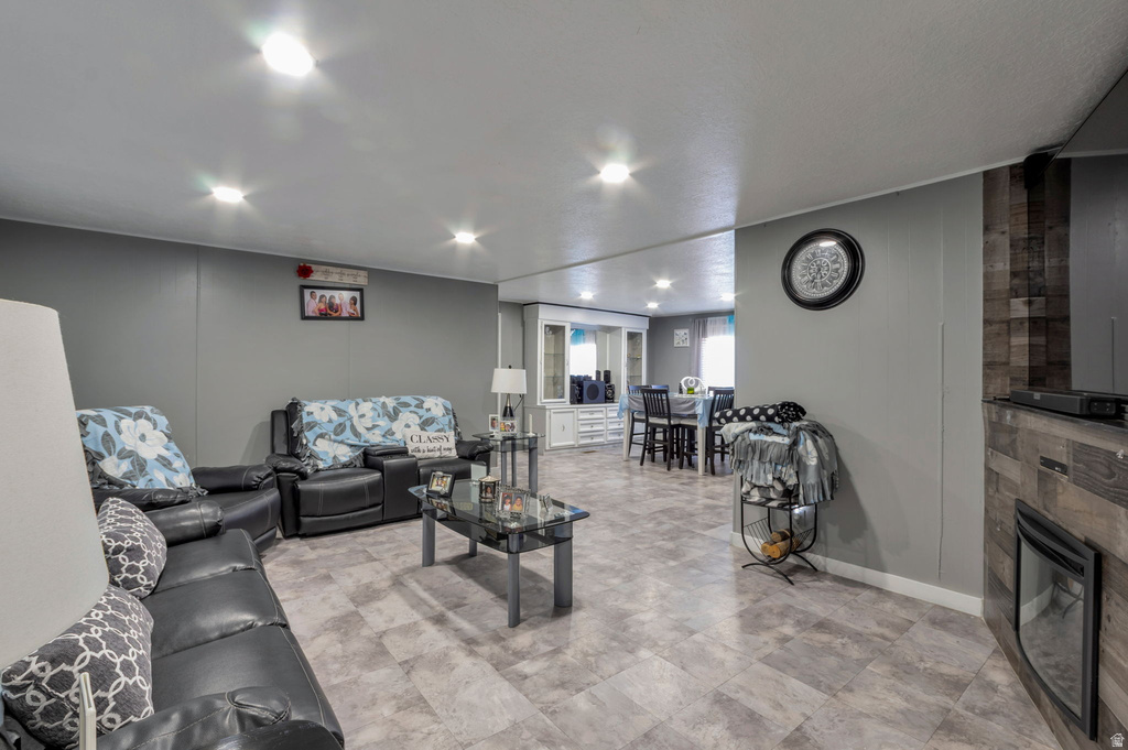 3860 S MIDLAND S DR photo 2