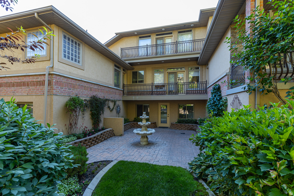 1178 E 580 N CIR photo 4