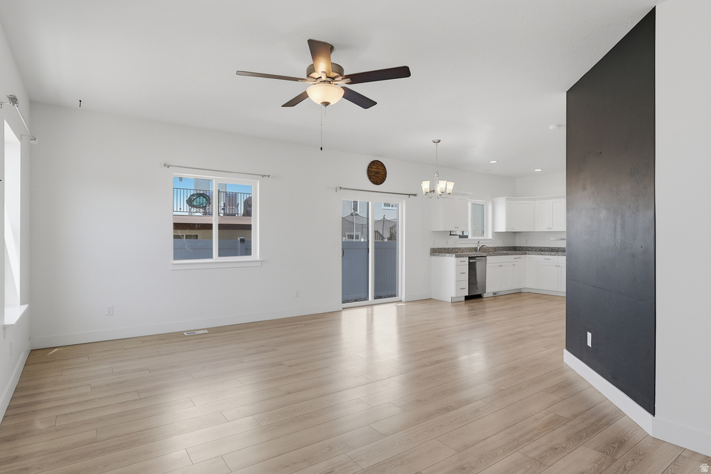7077 N SPRING HILL LN photo 3