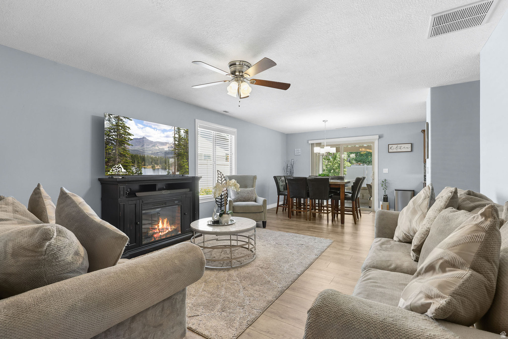 126 N CENTURY DR photo 5